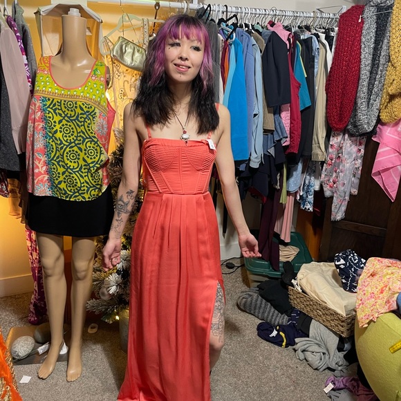 Sz 0 BCBG MAXAZRIA
Strapless Fitted Bustier Slit Dress - Picture 3 of 14